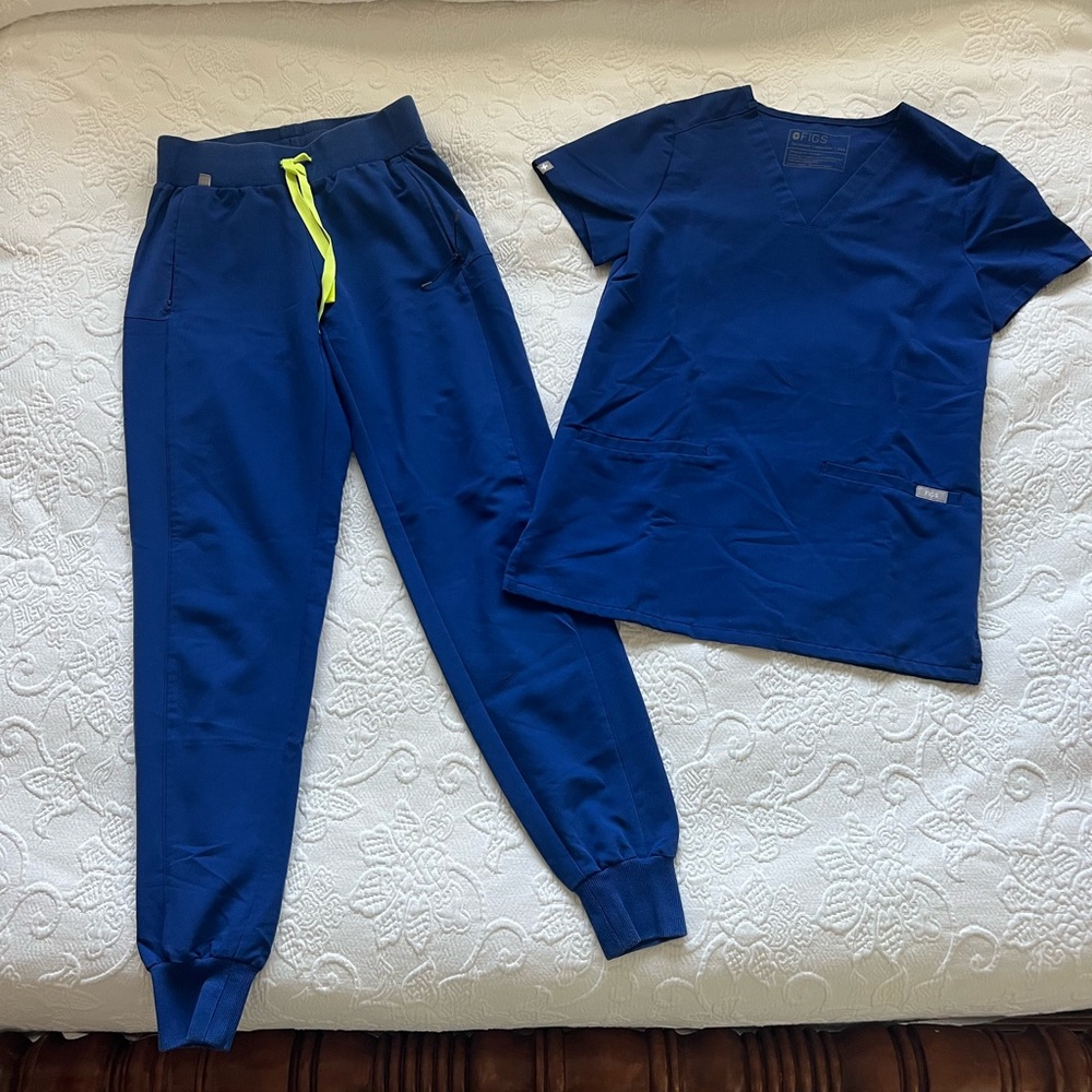 Figs electric blue scrub set with neon green drawstring